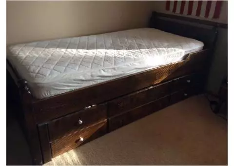 Trundle bed